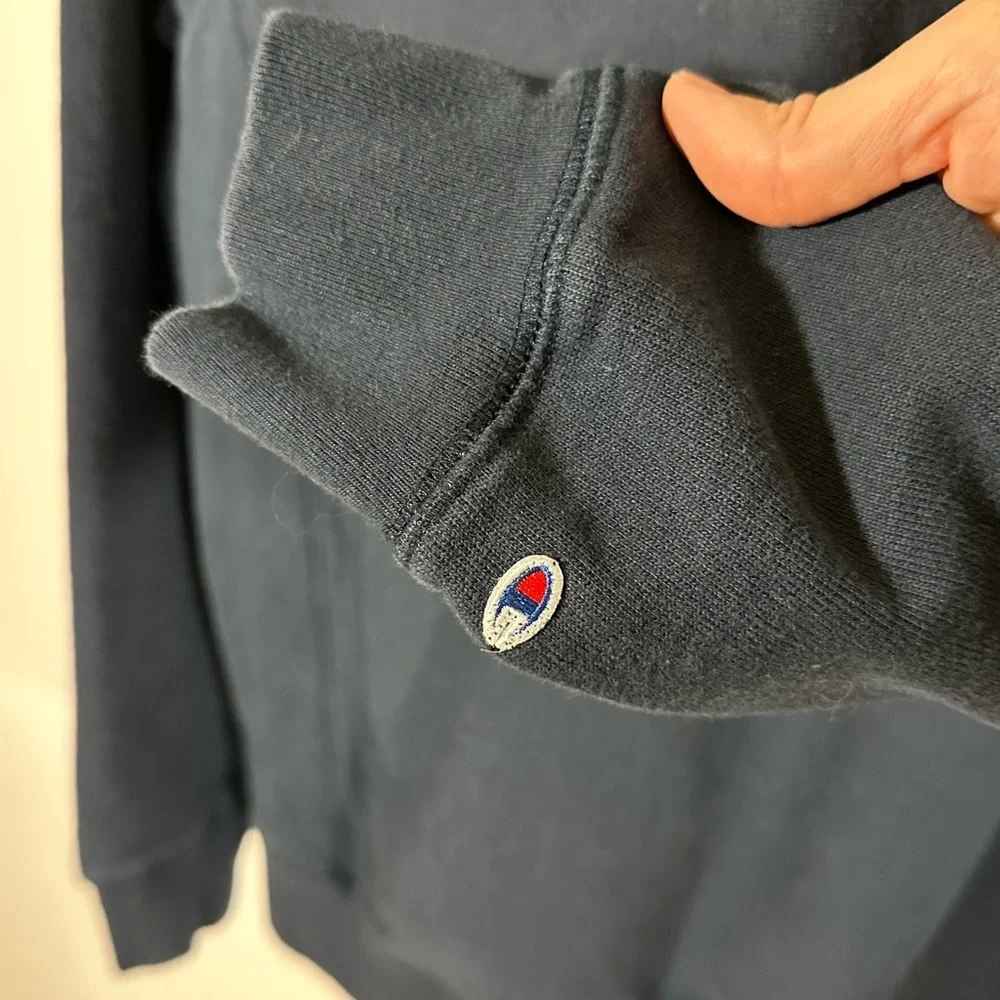 Champion Reverse Weave Navy Crewneck Sweatshirt – Classic Minimalist USA - Picture 4 of 5